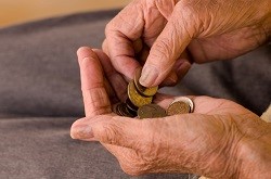 Banco indenizar por negar emprstimo consignado a idoso em razo da idade
